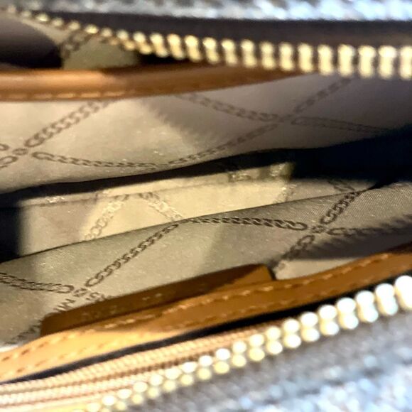 NWT Michael Kors Crossbody Bag Camera Bag Logo Print Canvas Leather Acc… - Picture 10 of 15